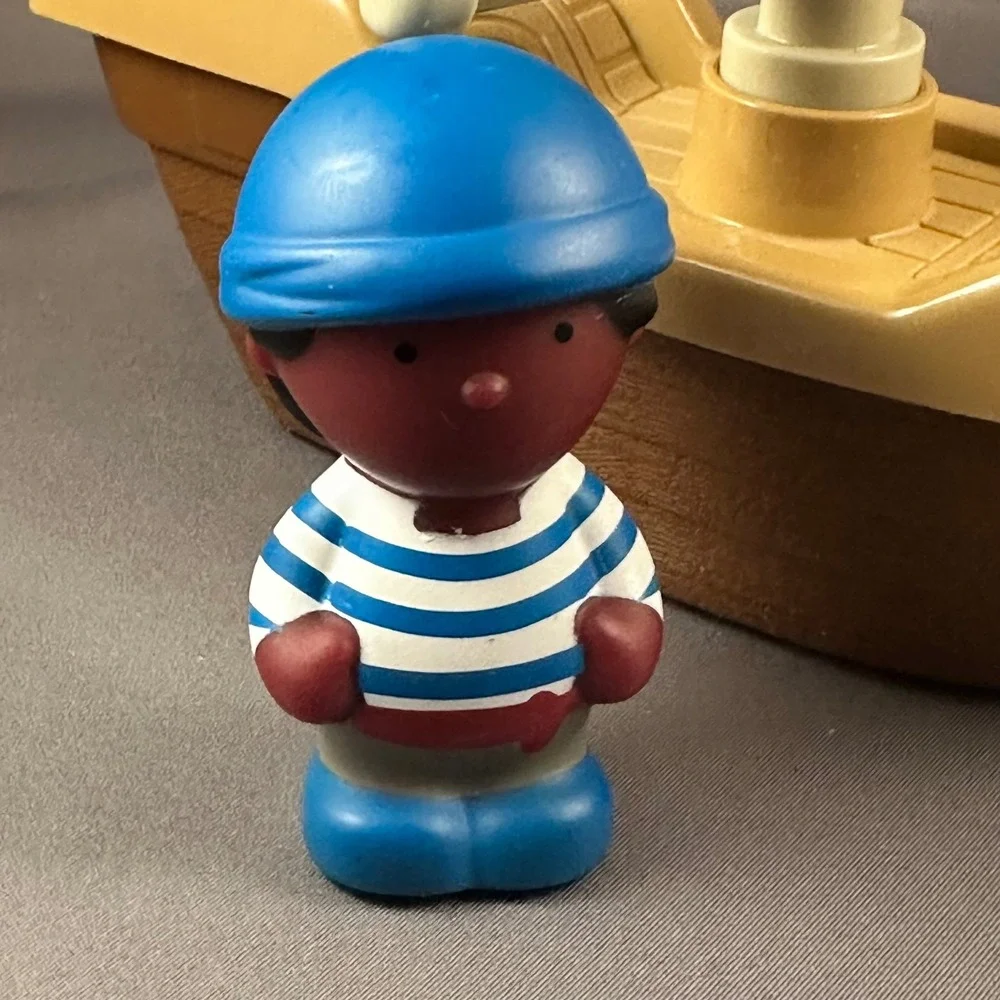 Kidoozie‎ Rockin Pirate Ship Boat Crows Nest Jolly Roger Sail with sailor figure